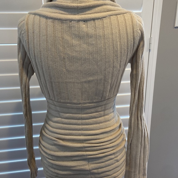 Ann Taylor beige sweater small - Picture 2 of 3